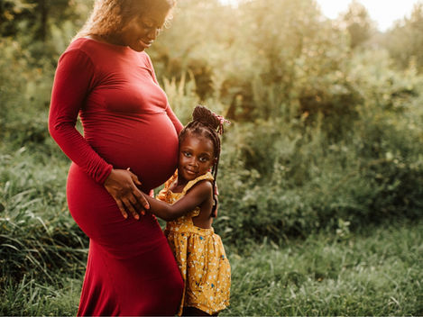 The Best Time to Do a maternity photoshoot and How to Do It