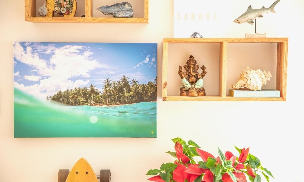 Make gorgeous custom wall art out of photos from your phone with the tap of a button. Display your memories in artistic & classy way by printing memories on Canvas.