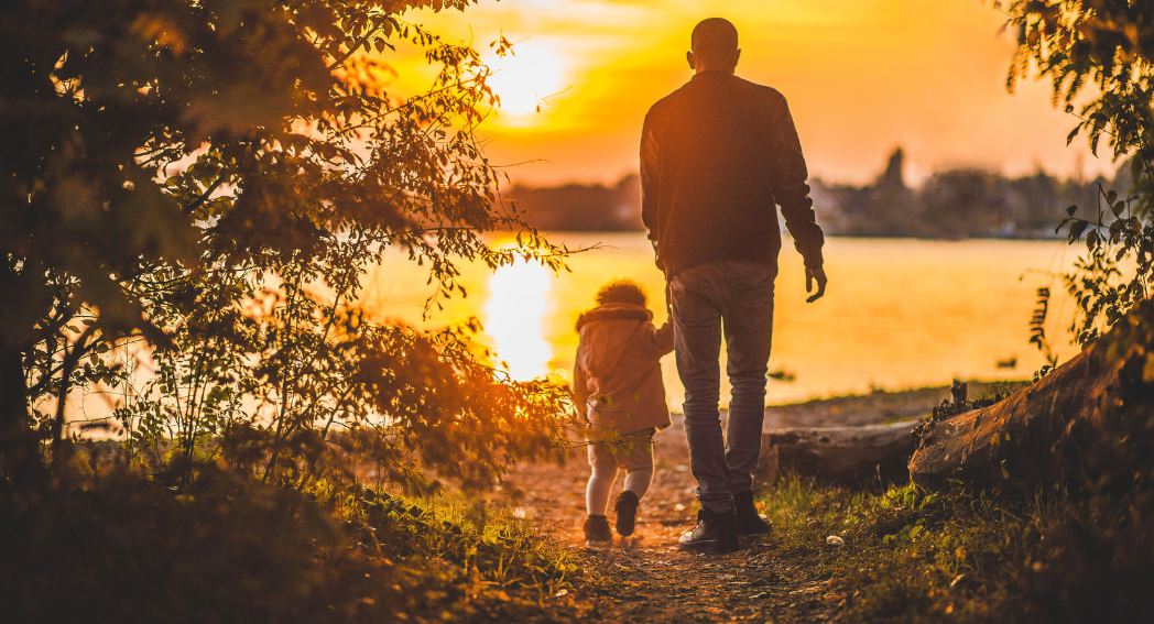 SIMPLEPRINTS CURATED LIST OF PERFECT FATHER’S DAY GIFT FOR DAD, HE WILL LOVE!