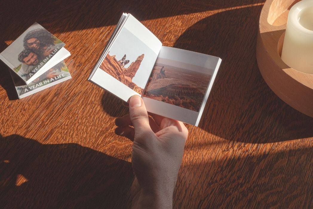 Pocket-sized photo albums by SimplePrints are creative photo gift ideas that make the perfect photo gifts. Order Mini Photo Books by SimplePrints.
