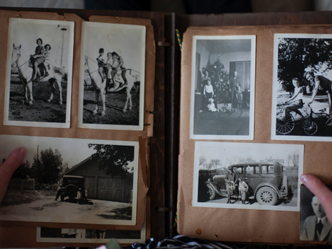 DIGITALIZING AND PRESERVING OLD PHOTOS OF FRIENDS AND FAMILY