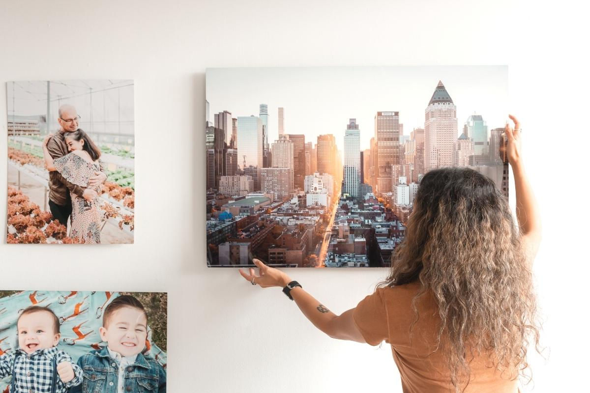 Metal Prints consist of high-resolution photographs printed on sheets of aluminum. Photo prints on metal gives pop of colour to your interiors with modern touch
