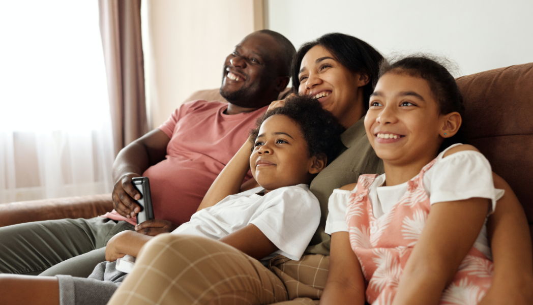 Scary movies recommendations by SimplePrints to watch on Halloween.